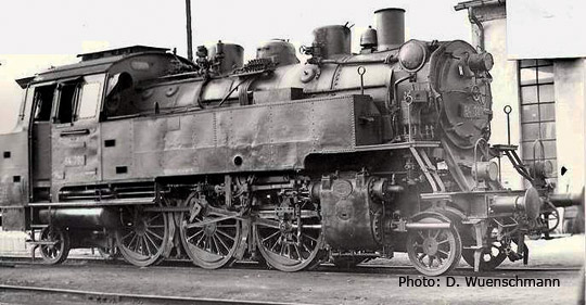 Steam locomotive BR 64 (3-RAIL AC)<br /><a href='images/pictures/Roco/68203.jpg' target='_blank'>Full size image</a>